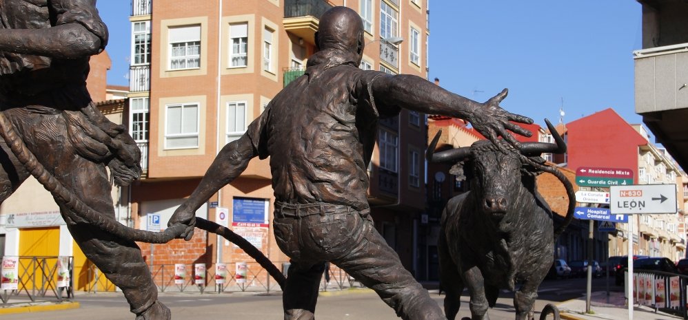 Monumento al toro Enmaromado (32)